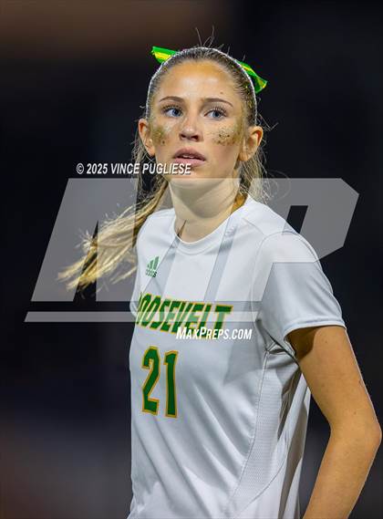 Thumbnail 3 in Roosevelt @ Bellevue (WIAA State 3A Semi Final) photogallery.