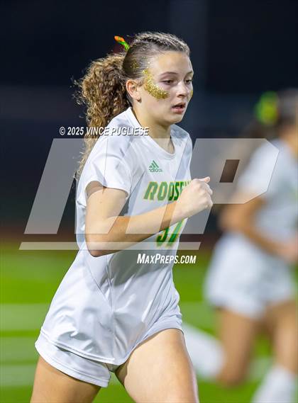 Thumbnail 2 in Roosevelt @ Bellevue (WIAA State 3A Semi Final) photogallery.