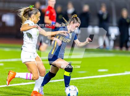 Thumbnail 1 in Roosevelt @ Bellevue (WIAA State 3A Semi Final) photogallery.