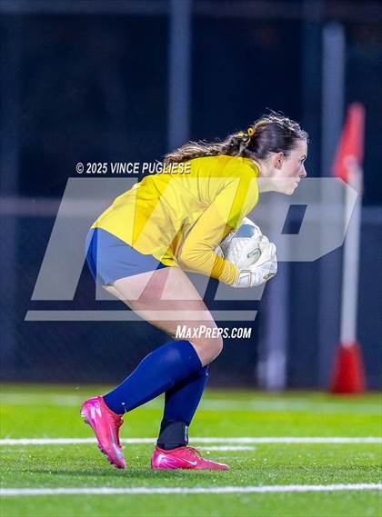 Thumbnail 3 in Roosevelt @ Bellevue (WIAA State 3A Semi Final) photogallery.