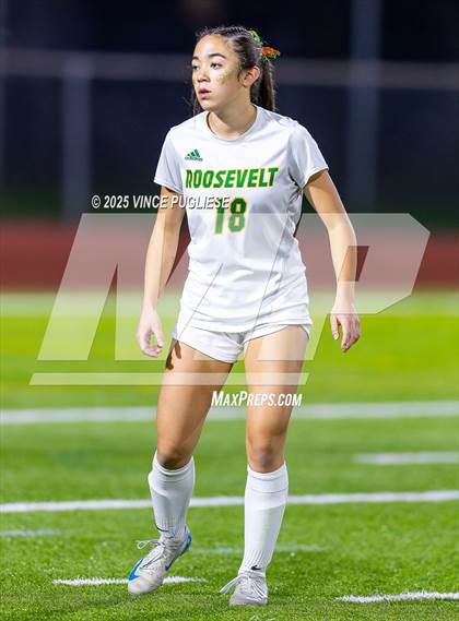 Thumbnail 1 in Roosevelt @ Bellevue (WIAA State 3A Semi Final) photogallery.