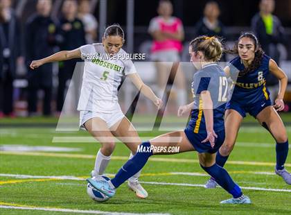 Thumbnail 3 in Roosevelt @ Bellevue (WIAA State 3A Semi Final) photogallery.