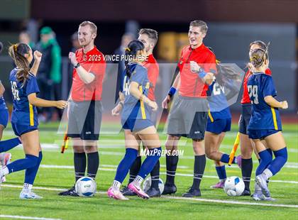 Thumbnail 1 in Roosevelt @ Bellevue (WIAA State 3A Semi Final) photogallery.