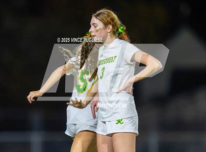 Thumbnail 2 in Roosevelt @ Bellevue (WIAA State 3A Semi Final) photogallery.