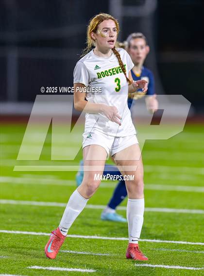 Thumbnail 2 in Roosevelt @ Bellevue (WIAA State 3A Semi Final) photogallery.