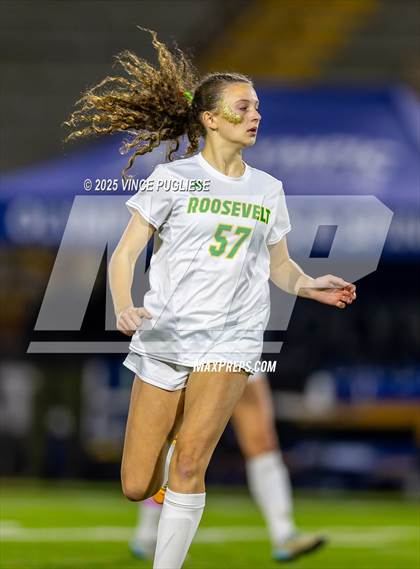 Thumbnail 1 in Roosevelt @ Bellevue (WIAA State 3A Semi Final) photogallery.