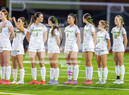 Thumbnail 2 in Roosevelt @ Bellevue (WIAA State 3A Semi Final) photogallery.