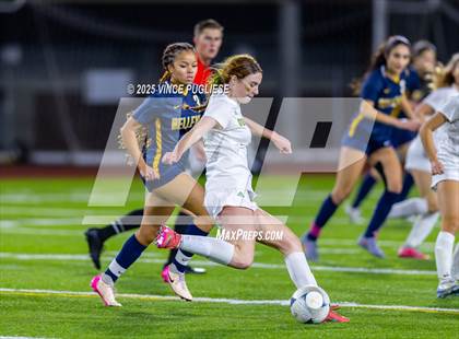 Thumbnail 1 in Roosevelt @ Bellevue (WIAA State 3A Semi Final) photogallery.