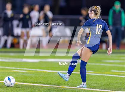 Thumbnail 3 in Roosevelt @ Bellevue (WIAA State 3A Semi Final) photogallery.