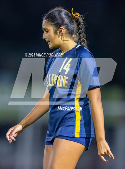 Thumbnail 3 in Roosevelt @ Bellevue (WIAA State 3A Semi Final) photogallery.
