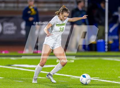 Thumbnail 3 in Roosevelt @ Bellevue (WIAA State 3A Semi Final) photogallery.