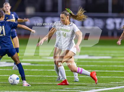 Thumbnail 1 in Roosevelt @ Bellevue (WIAA State 3A Semi Final) photogallery.