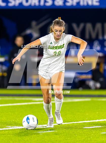 Thumbnail 1 in Roosevelt @ Bellevue (WIAA State 3A Semi Final) photogallery.