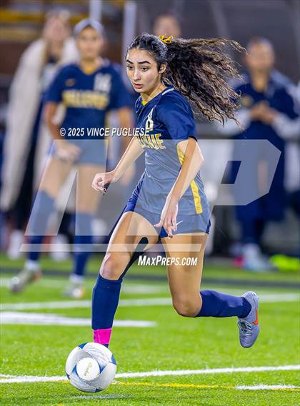 Thumbnail 2 in Roosevelt @ Bellevue (WIAA State 3A Semi Final) photogallery.