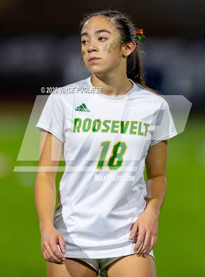 Thumbnail 1 in Roosevelt @ Bellevue (WIAA State 3A Semi Final) photogallery.