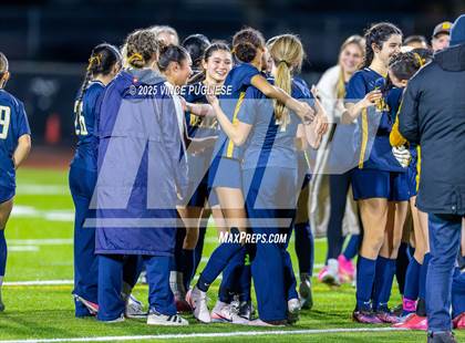 Thumbnail 1 in Roosevelt @ Bellevue (WIAA State 3A Semi Final) photogallery.