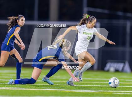 Thumbnail 2 in Roosevelt @ Bellevue (WIAA State 3A Semi Final) photogallery.