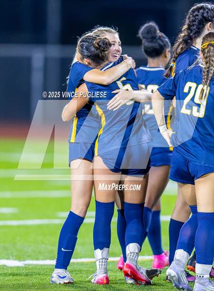 Thumbnail 1 in Roosevelt @ Bellevue (WIAA State 3A Semi Final) photogallery.