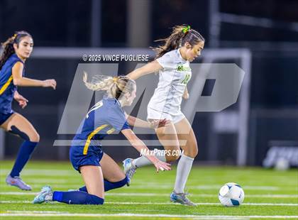 Thumbnail 1 in Roosevelt @ Bellevue (WIAA State 3A Semi Final) photogallery.