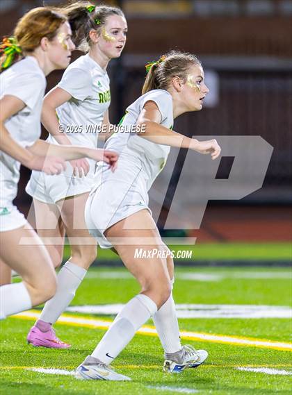 Thumbnail 3 in Roosevelt @ Bellevue (WIAA State 3A Semi Final) photogallery.