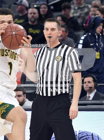 Thumbnail 2 in Santa Clarita Christian vs. Argonaut (CIF State D5 Final) photogallery.