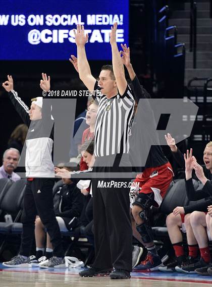 Thumbnail 3 in Santa Clarita Christian vs. Argonaut (CIF State D5 Final) photogallery.