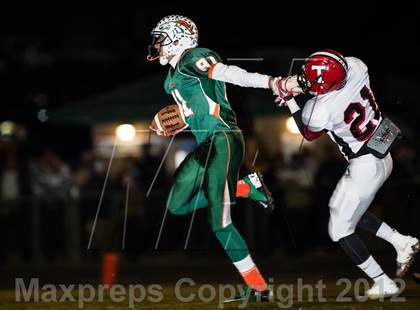 Thumbnail 2 in Thomasville vs. East Lincoln (NCHSAA 2A Playoffs) photogallery.