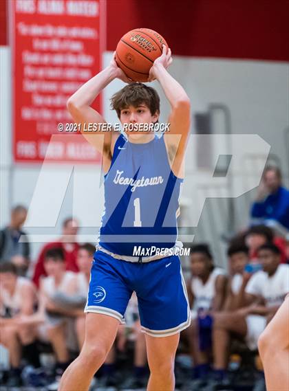 Thumbnail 3 in Georgetown vs. Hallsville (2021 Chicken Express Holiday Extravaganza) photogallery.