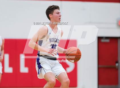 Thumbnail 2 in Georgetown vs. Hallsville (2021 Chicken Express Holiday Extravaganza) photogallery.