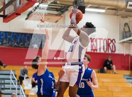 Thumbnail 3 in Georgetown vs. Hallsville (2021 Chicken Express Holiday Extravaganza) photogallery.