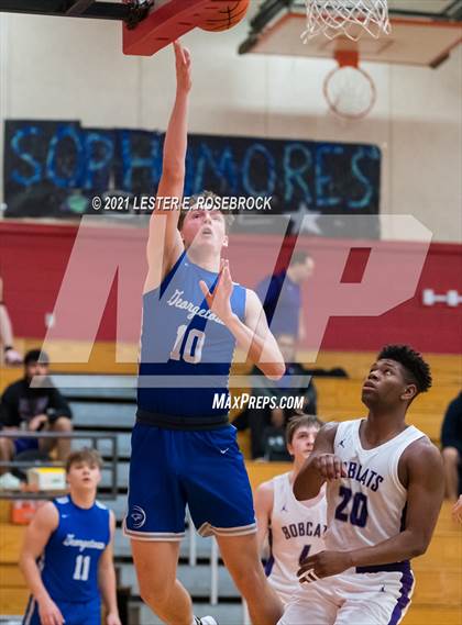 Thumbnail 2 in Georgetown vs. Hallsville (2021 Chicken Express Holiday Extravaganza) photogallery.