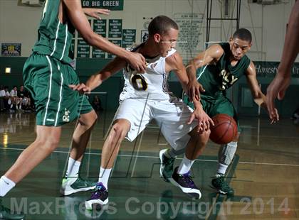 Thumbnail 3 in Bishop Montgomery vs. Long Beach Poly (Paul Pierce Classic)  photogallery.