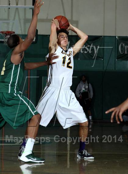 Thumbnail 2 in Bishop Montgomery vs. Long Beach Poly (Paul Pierce Classic)  photogallery.