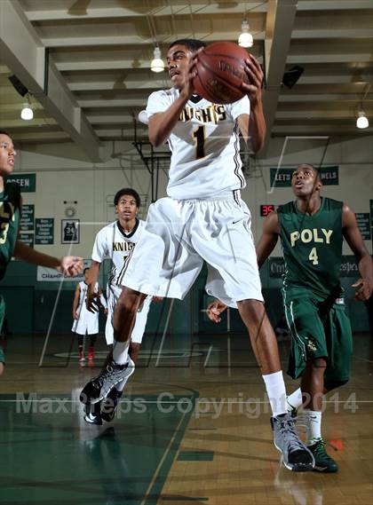 Thumbnail 2 in Bishop Montgomery vs. Long Beach Poly (Paul Pierce Classic)  photogallery.