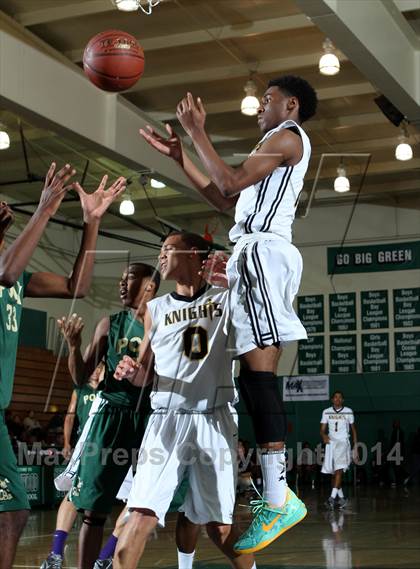 Thumbnail 1 in Bishop Montgomery vs. Long Beach Poly (Paul Pierce Classic)  photogallery.