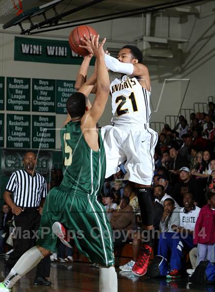 Thumbnail 2 in Bishop Montgomery vs. Long Beach Poly (Paul Pierce Classic)  photogallery.