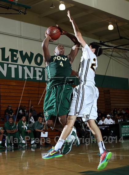 Thumbnail 1 in Bishop Montgomery vs. Long Beach Poly (Paul Pierce Classic)  photogallery.