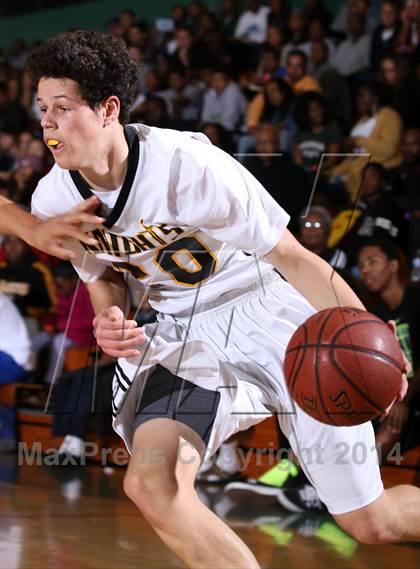 Thumbnail 2 in Bishop Montgomery vs. Long Beach Poly (Paul Pierce Classic)  photogallery.