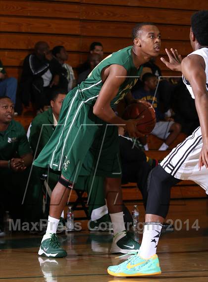 Thumbnail 1 in Bishop Montgomery vs. Long Beach Poly (Paul Pierce Classic)  photogallery.