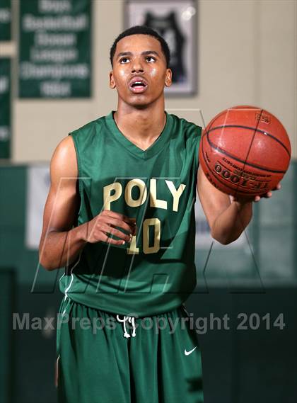 Thumbnail 2 in Bishop Montgomery vs. Long Beach Poly (Paul Pierce Classic)  photogallery.