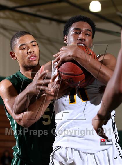 Thumbnail 2 in Bishop Montgomery vs. Long Beach Poly (Paul Pierce Classic)  photogallery.
