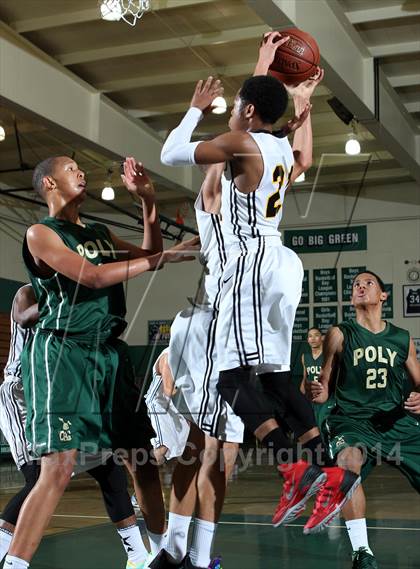 Thumbnail 3 in Bishop Montgomery vs. Long Beach Poly (Paul Pierce Classic)  photogallery.