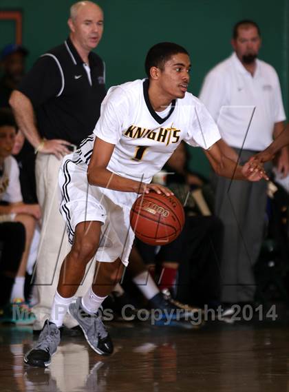 Thumbnail 2 in Bishop Montgomery vs. Long Beach Poly (Paul Pierce Classic)  photogallery.