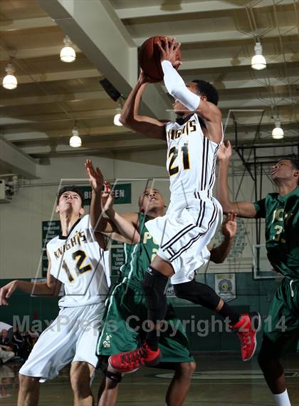Thumbnail 1 in Bishop Montgomery vs. Long Beach Poly (Paul Pierce Classic)  photogallery.
