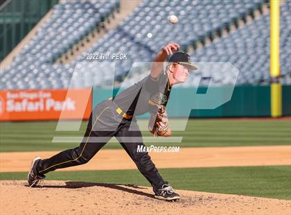 Thumbnail 2 in Long Beach Poly vs. Edison photogallery.