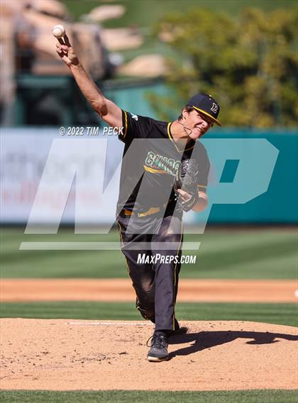 Thumbnail 3 in Long Beach Poly vs. Edison photogallery.