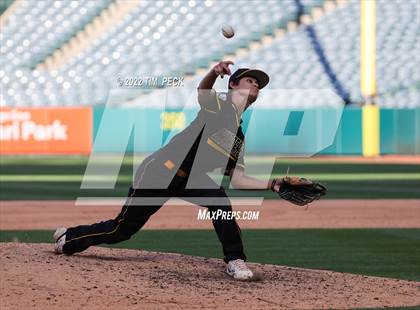 Thumbnail 1 in Long Beach Poly vs. Edison photogallery.