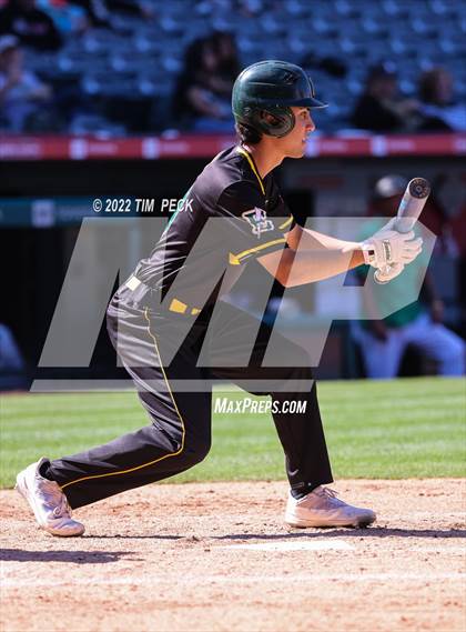 Thumbnail 3 in Long Beach Poly vs. Edison photogallery.