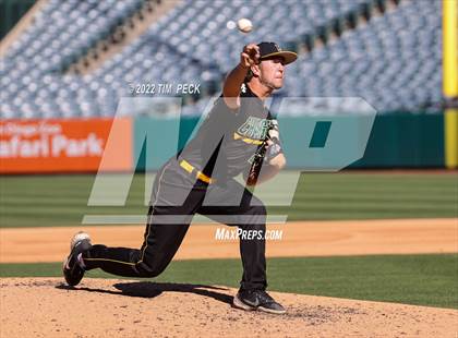 Thumbnail 1 in Long Beach Poly vs. Edison photogallery.