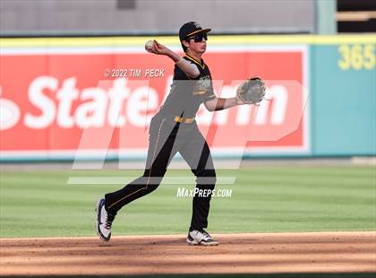 Thumbnail 2 in Long Beach Poly vs. Edison photogallery.
